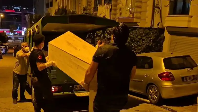 Esenyurt’ta Gizemli Ölüm: Kadın Cesedi Bulundu!